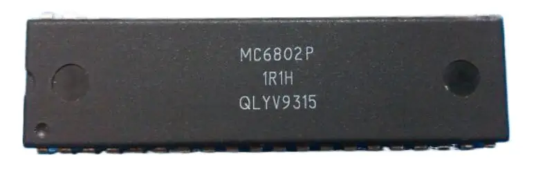 new%100     MC6802P   DIP-40
