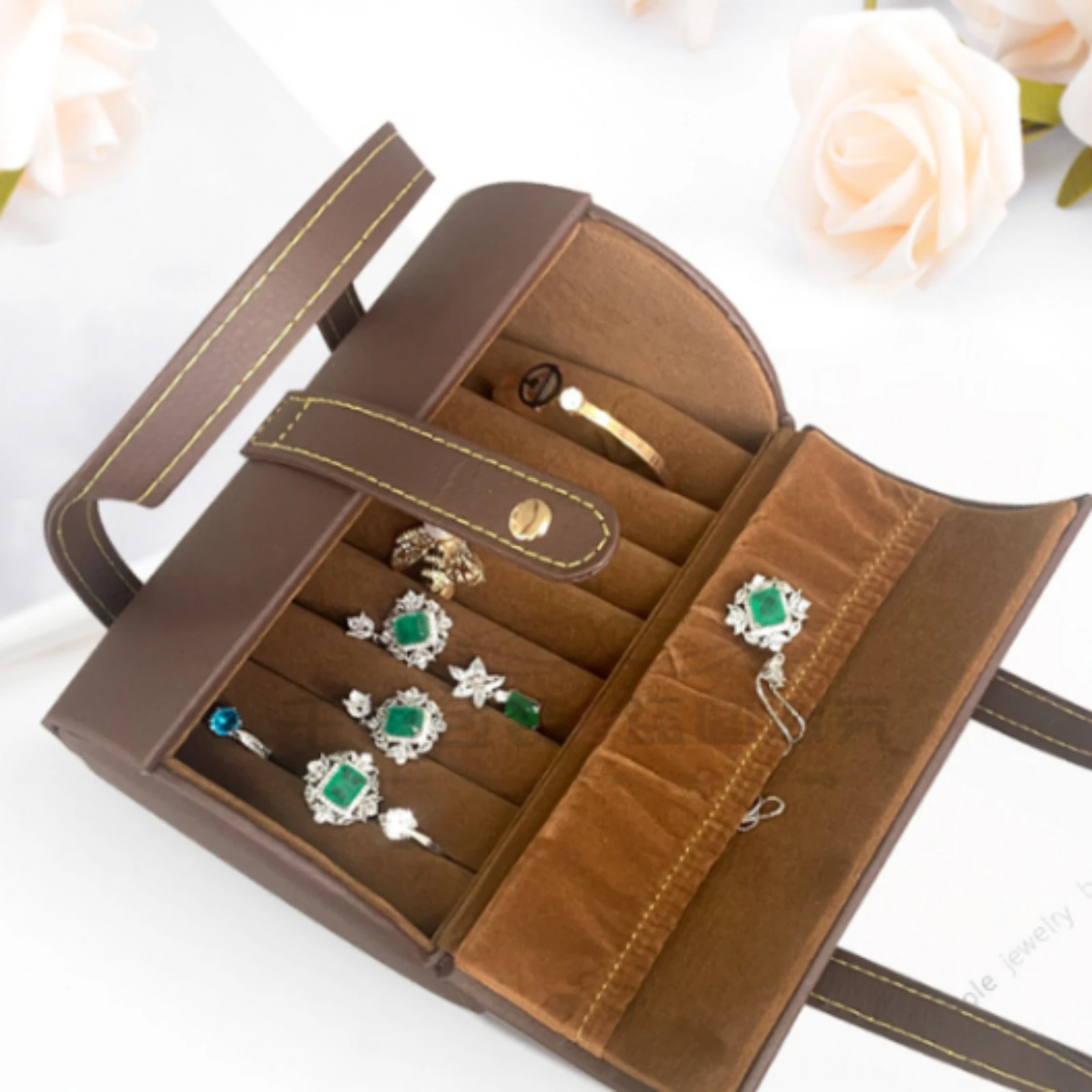 PU Leather Bracelet Box 7 Slots Bracelet Storage Box Travel Jewelry Case Gold-Tone Hardware Small Jewelry Organizer