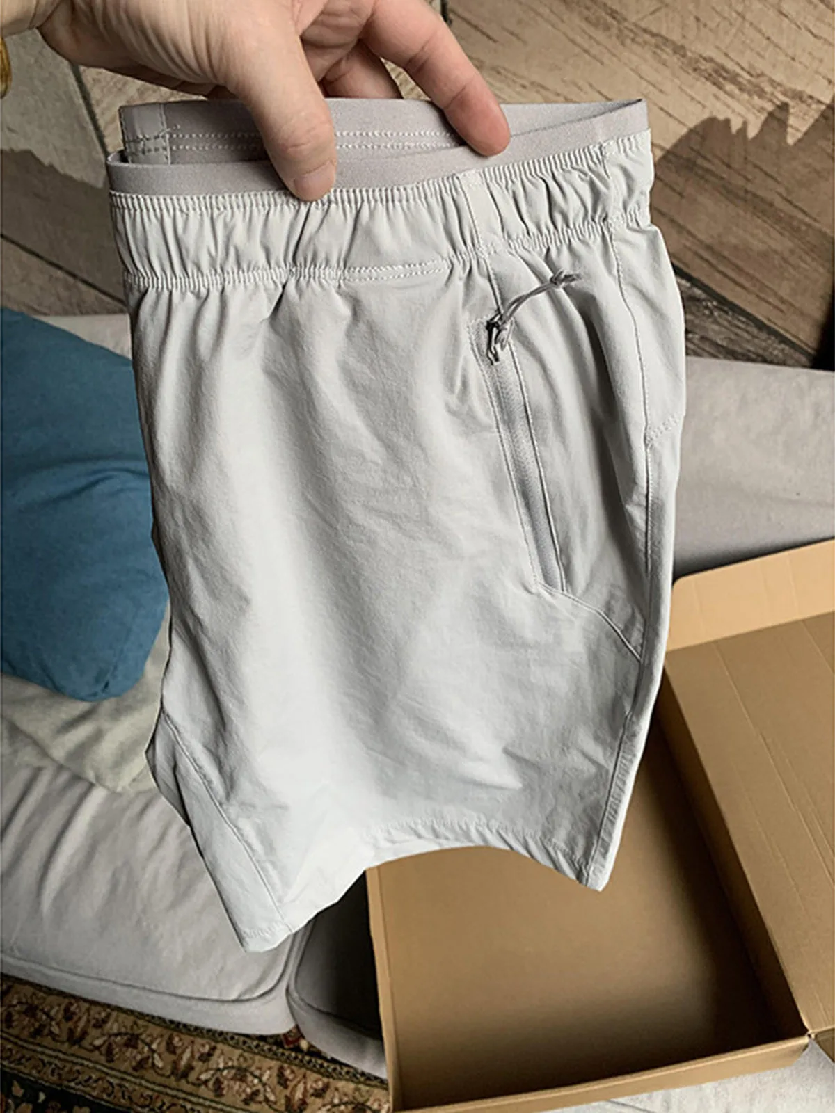 Light Grey Ice Silk Quick Dry Men's Shorts Sporty Lightweight Five-Quarter Length Casual Pants with Zipper Pockets