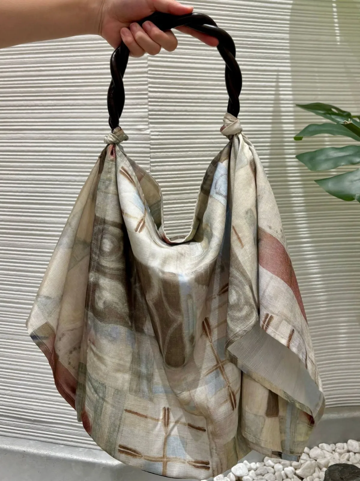 2026 New Style Printed Knot Shoulder Bag with Symmetrical Scarf Tassel Dangling Naturally Strap Integrated Knot Design Handbag