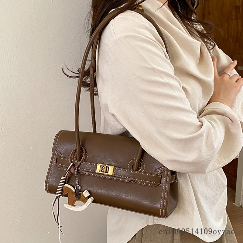 Women's 2026 New Underarm Bag Large Capacity Shoulder Bag Luxury Design Trendy Lock Buckle Soft Leather Handbag Breadstick Bag