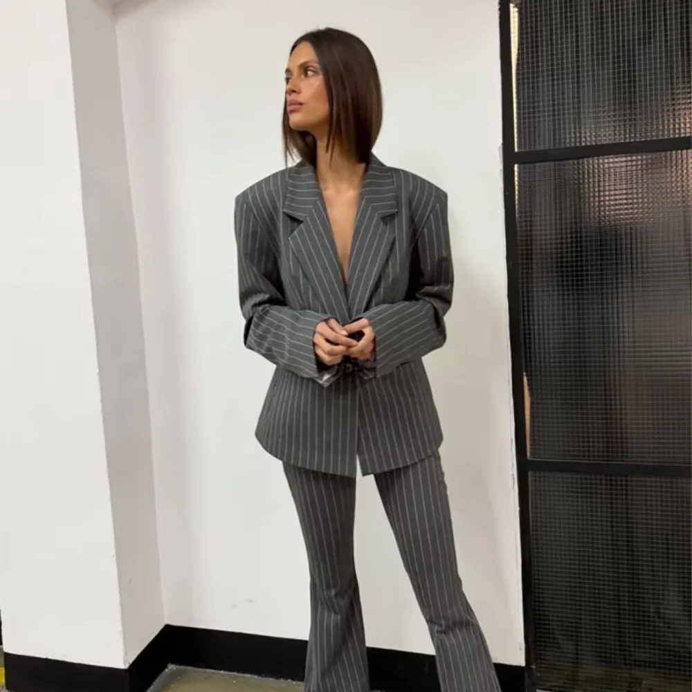 Women Pinstripe Suit Set Oversized Shoulder Blazer & Flared Pants 2 Piece Formal Office Lady Business Suit Wedding Guest Outfit