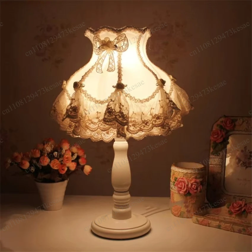 European Modern Lace Fabric Table Lamp E27 LED Bedside Lamp for Living Room Bedroom Princess Style Home Decor