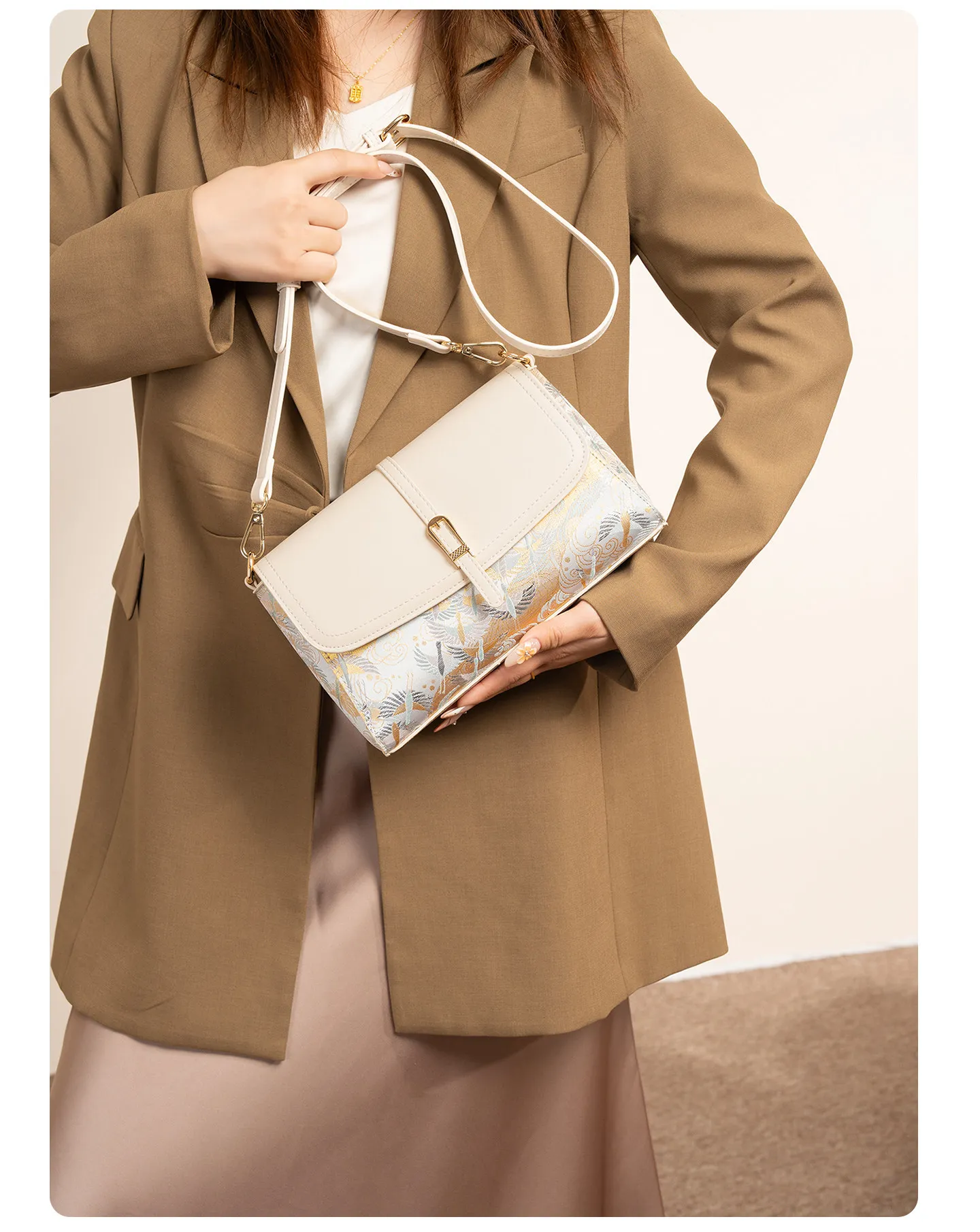 New Fashionable Women's Handbag, Embroidered Chinese Style Single Shoulder Crossbody Bag