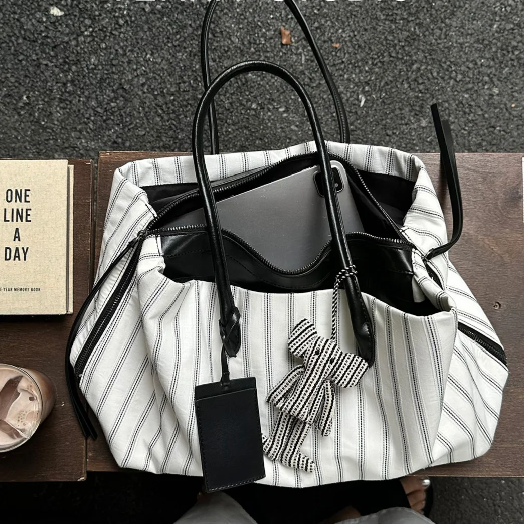 Large-capacity Striped Handbag Pleated Striped High-end Casual Women's Shoulder Handbag