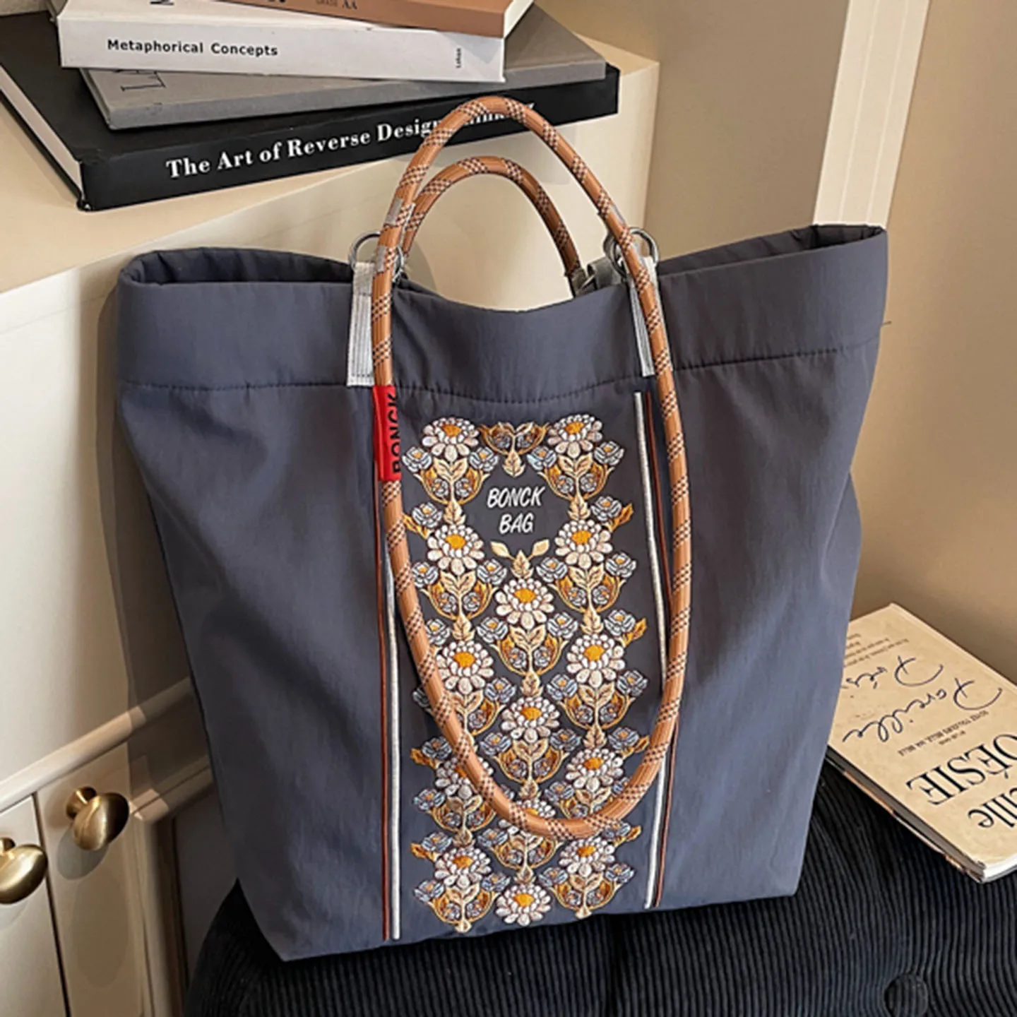 Embroidered Floral Canvas Tote Bag Women's Single Shoulder Handbag Luxury Commuter Casual Style Korean Fashion 2025 Winter