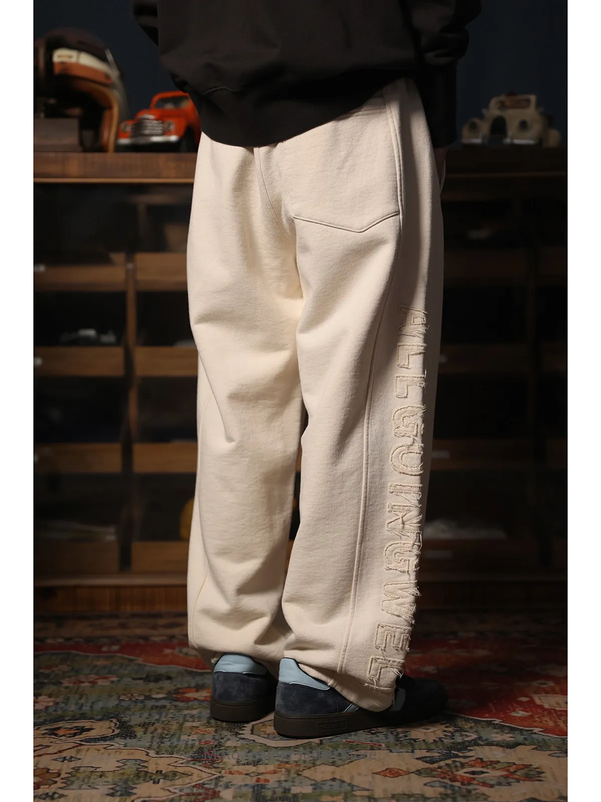 Applique Sweat Pants Garment Dyed Raw Fabric Loose Straight Fit Elastic Drawstring Casual Joggers