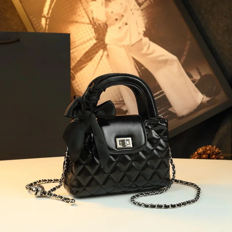 French-style niche-pattern chain bag women, 2026 new spring-summer fashion handbag, shoulder and crossbody