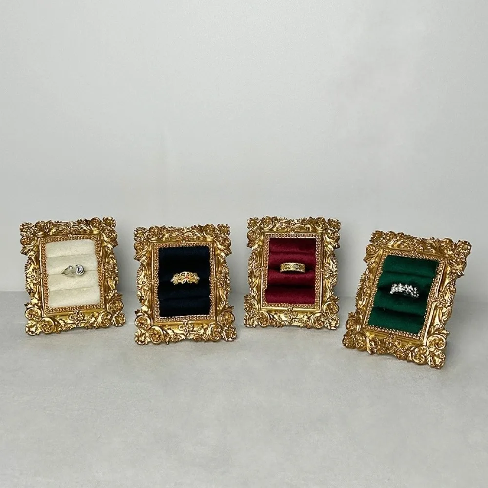 Vintage Photo Frame Earring Holder Velvet Resin Frame Jewelry Display Stand Baroque Design Chic Bracelet Display Stand