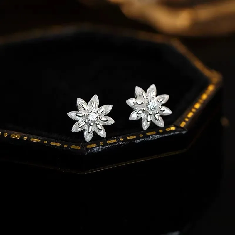 Silver Color Minimalist Zircon Flower Stud Earrings for Charm Women Cute Fashion Jewelry Exquisite Plant Accessories