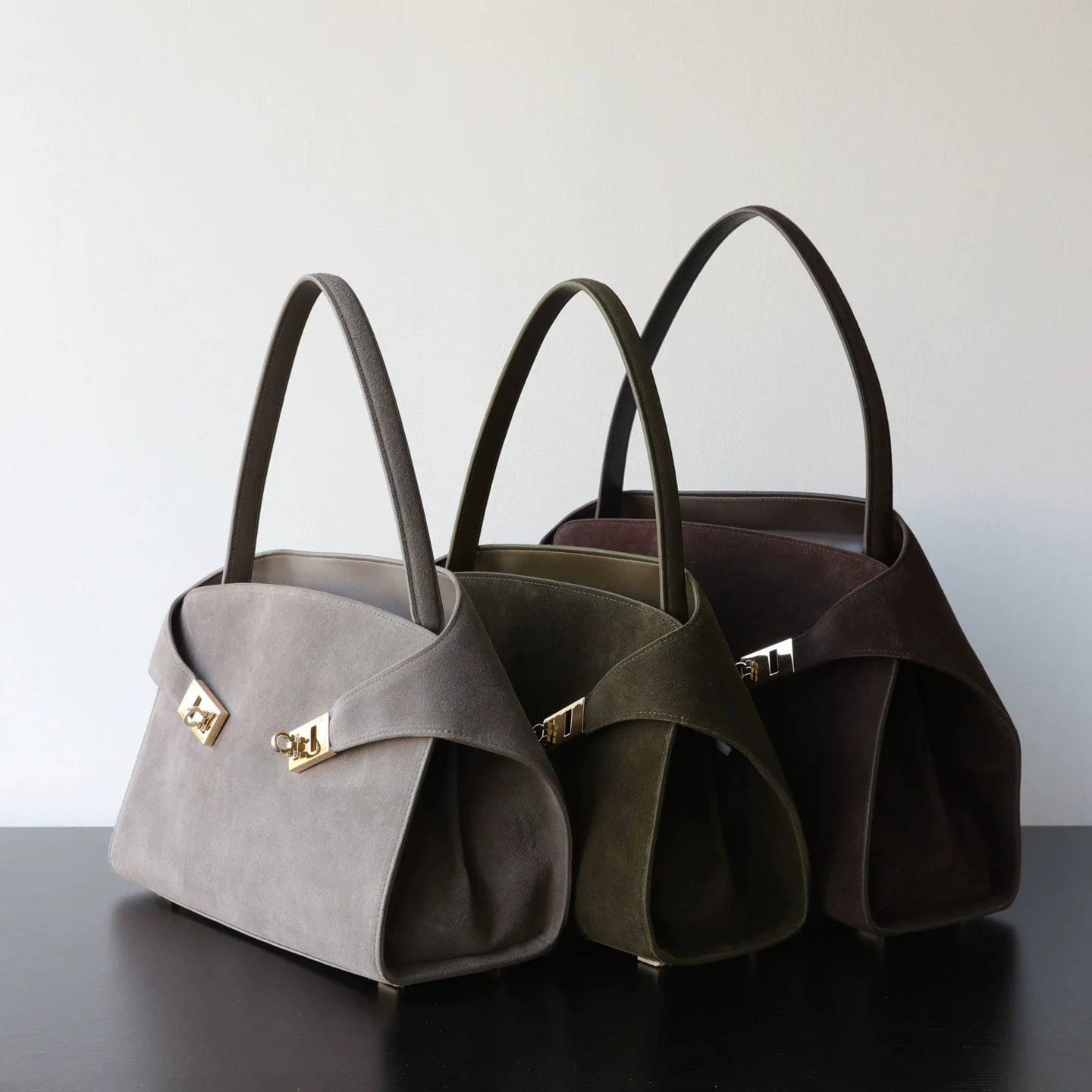 2026 Newest Top-grade Suede Leather Women Bag High Quality Retro Shoulder Bag Female Fashion Totes Large Commute Bags Coffee