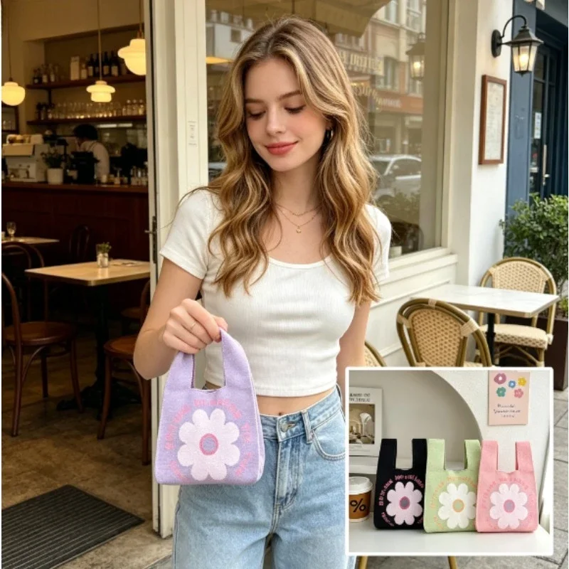 Unique Designer Knit Handheld Bag Trendy 2026 Ins Niche Ladies Hand Tote for Daily Office Commute And Matching