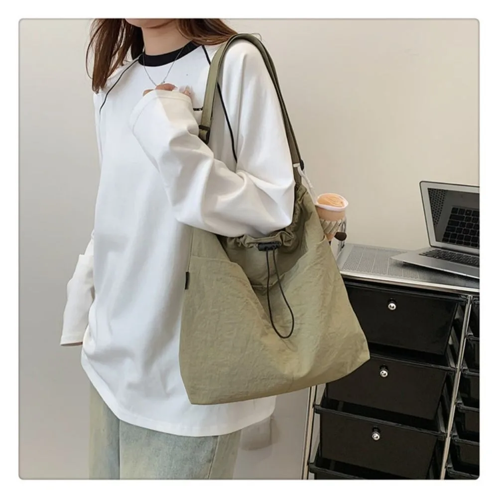 New Fashion Drawstring Shoulder Bag Travel Waterproof Nylon Tote Bag Casual Large Capacity Crossbody Bucket Bag Women