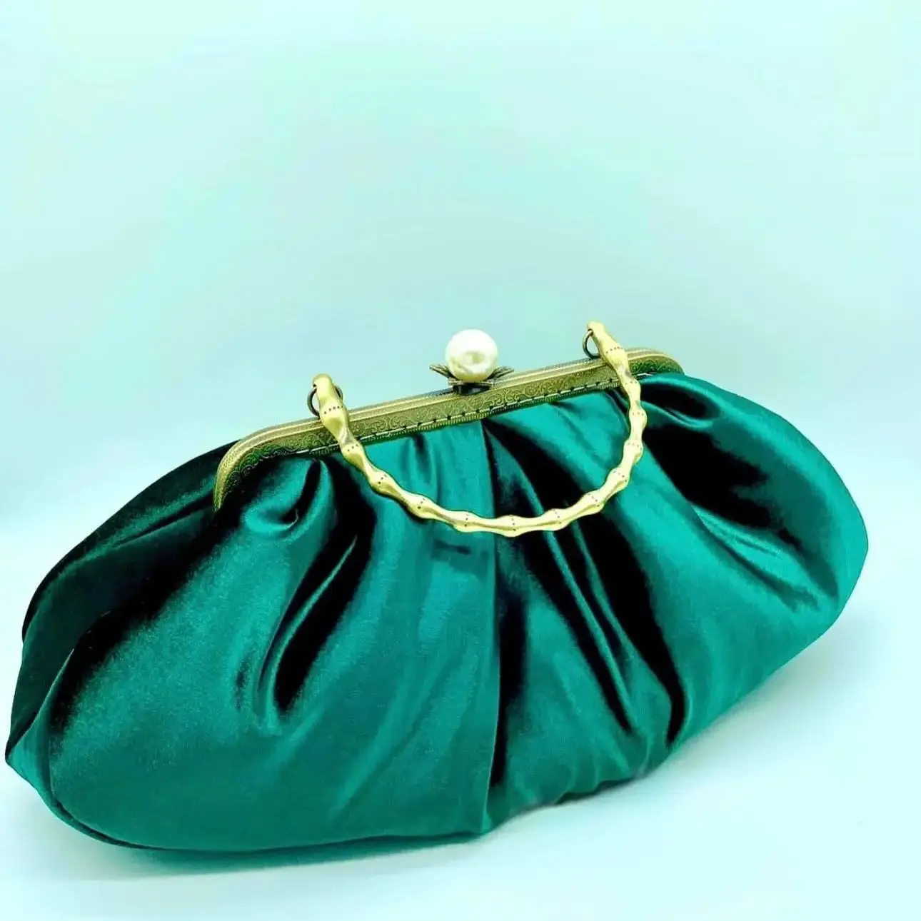Lost in Vintage Velvet Bag Big Silver-coloured Pearl Closure Puffy Bag Evening Clutch Purse Metal Frame Clutch  36x30x7cm
