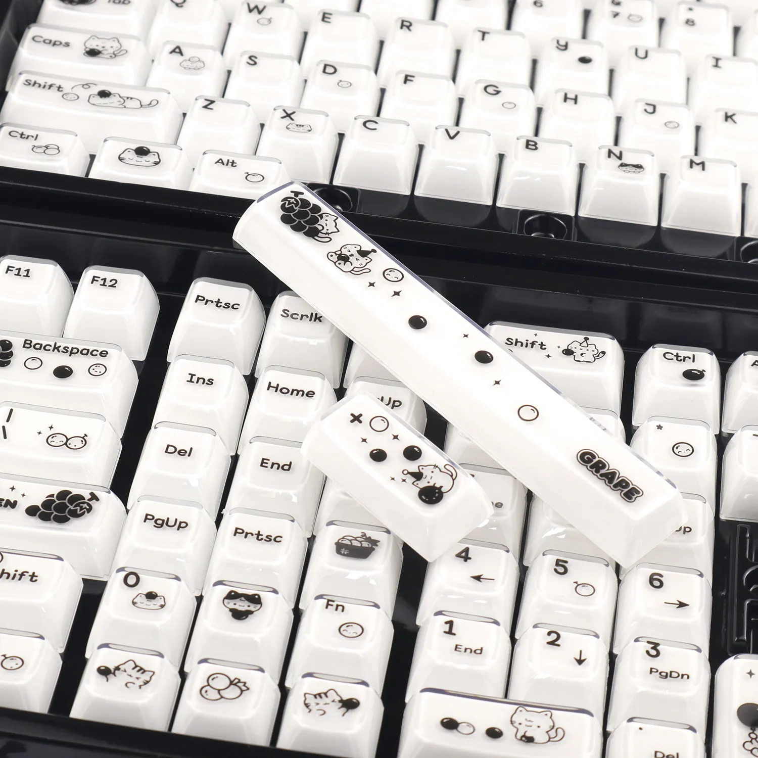 MAIMOOO Grape Cat Crystal Keycap MDA Profile PBT+PC White Translucent Jelly Texture Cute Kitten Keycaps for Mechanical Keyboard