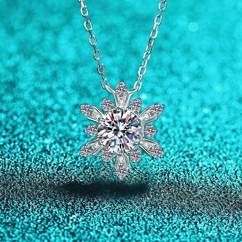 Elegant PT950 Platinum 1-carat Moissanite Necklace for Women, Delicate Snowflake Diamond Pendant Clavicle Chain Gift