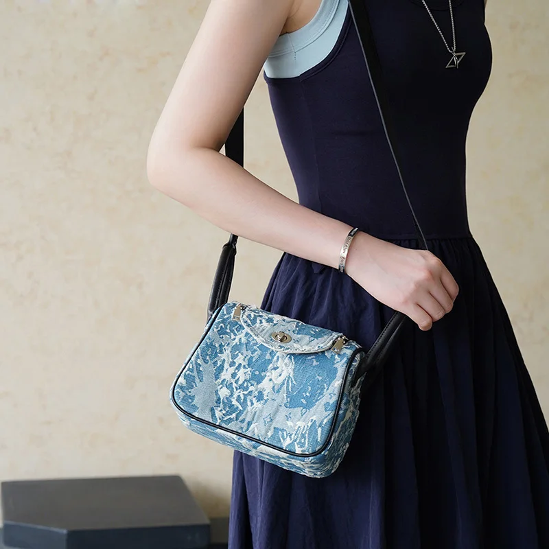 Blue Denim Pattern Crossbody Bag Women Fashionable Casual Small Shoulder Bags with Metal Hardware Detail Versatile Daily Use