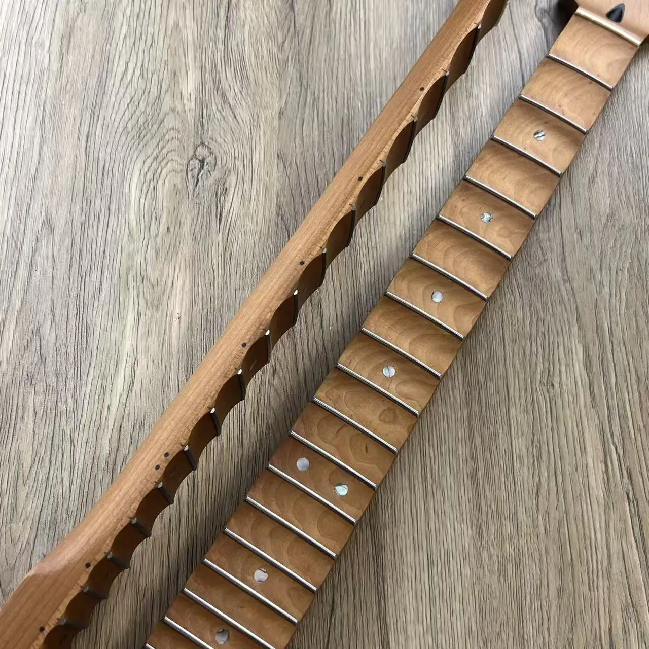 Classic ST Guitar Neck - Rosewood Fingerboard & Exquisite Abalone Position Marks
