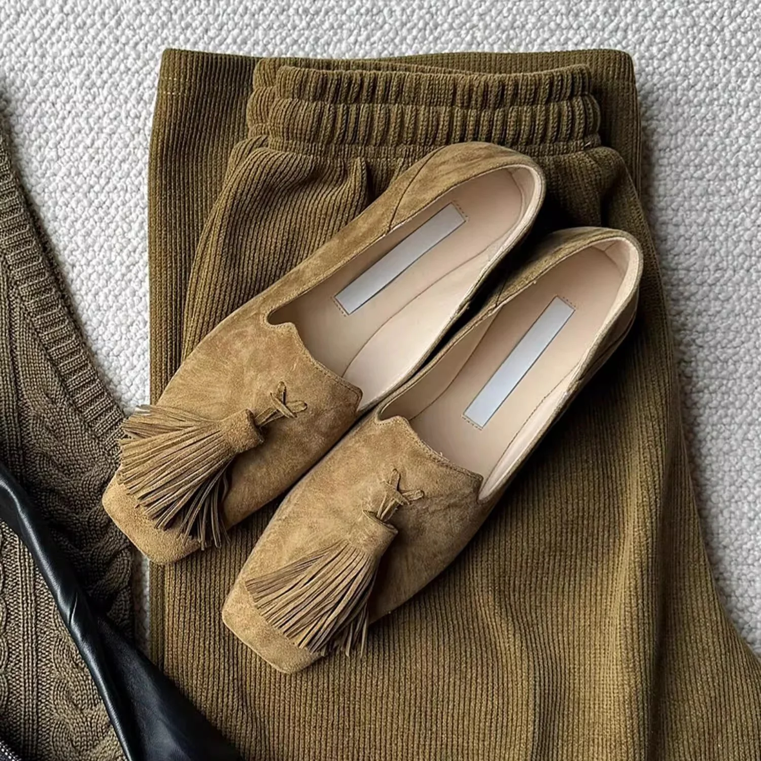 Women's Suede Square Toe Tassel Loafers Flat Bottom Shallow Retro Slip-on Elegant Flats Office Casual Flat Dress Shoes