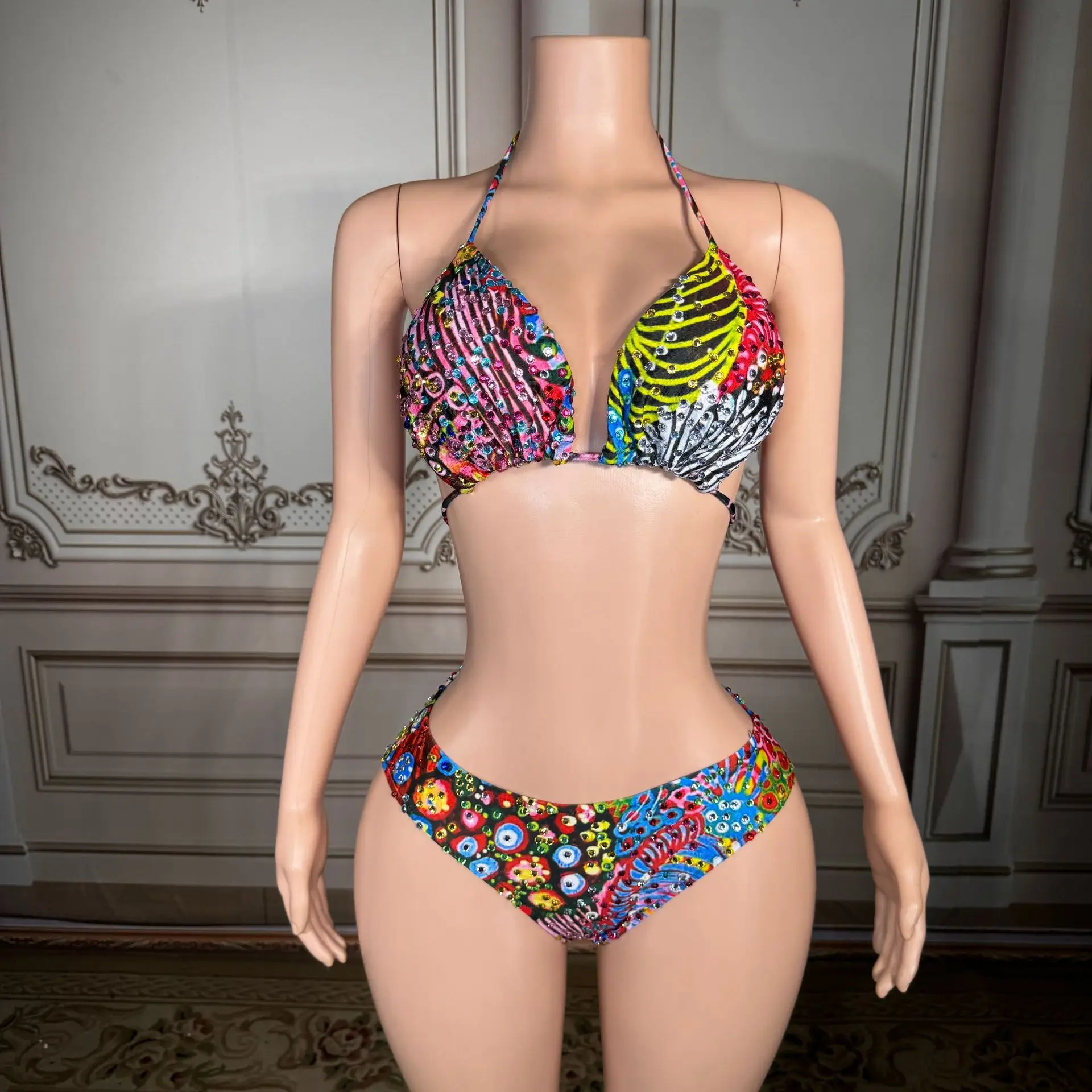 Colorful printed sequin backless bikini skirt three-piece set for hot girls in summer at the beach or on the sand swimwear