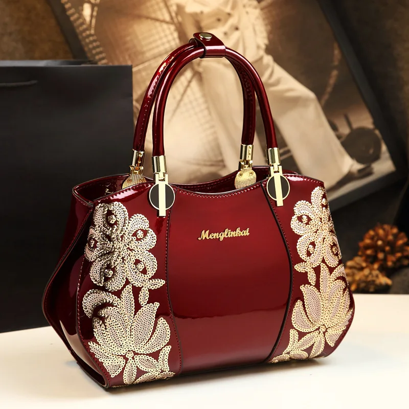 Elegant middle-aged women's bag 2026 new model ladies' shoulder bag, crossbody bag, handbag, embroidered mom bag.