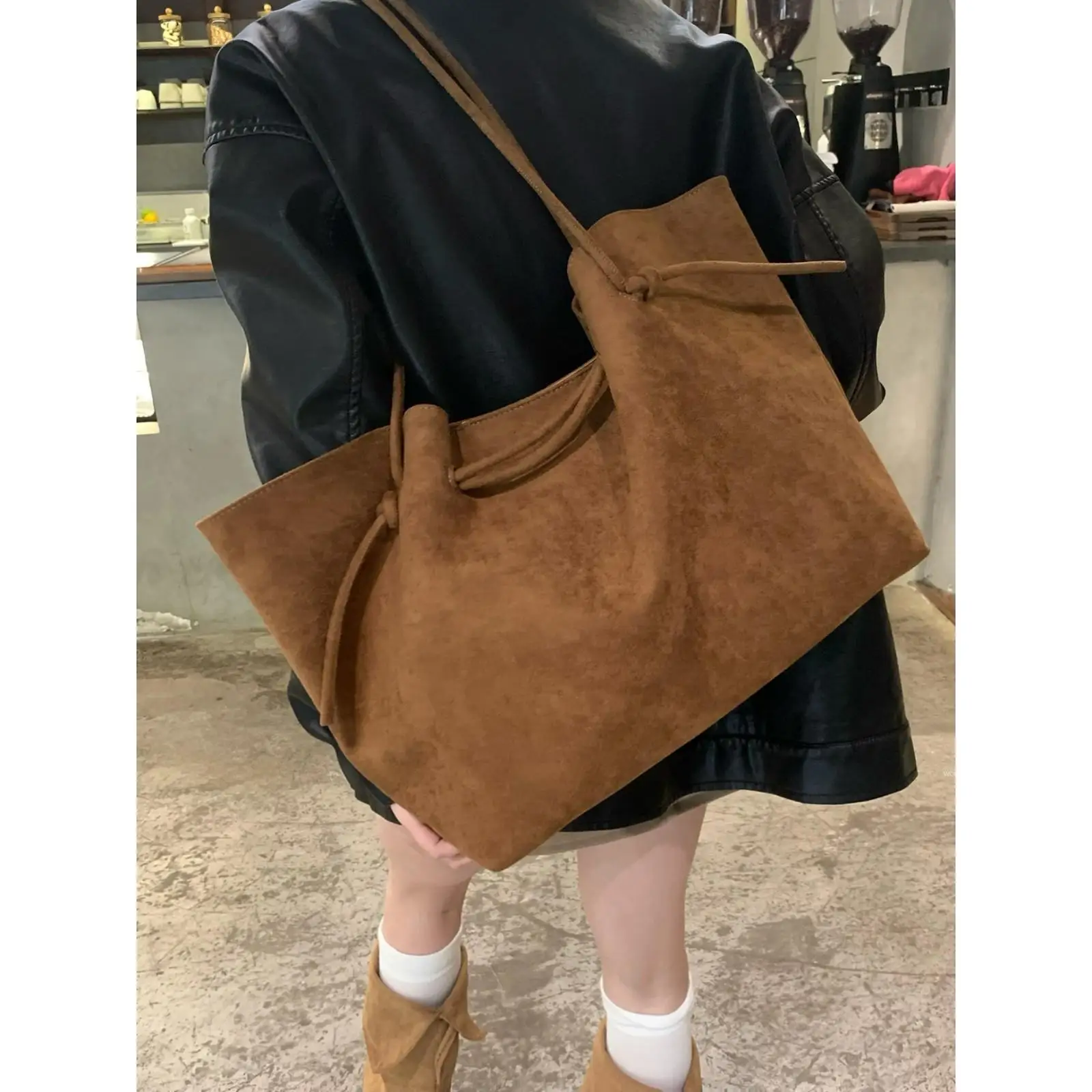 Fashionable Suede Tote Bag Women's Handbag Simple Elegant Shoulder Bag for Commuting And Class Autumn 2026 Women's Bag