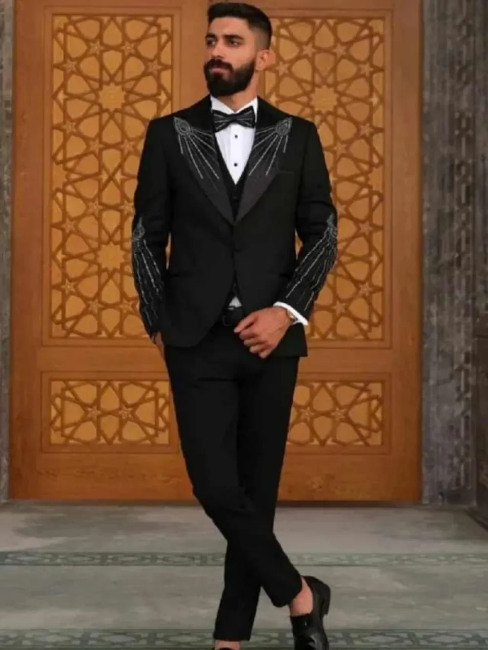 Formal Wedding Tuxedos Beaded Peaked Lapel One Button Men Suit Design Jacket Pants Groom Evening Prom Blazers Customized