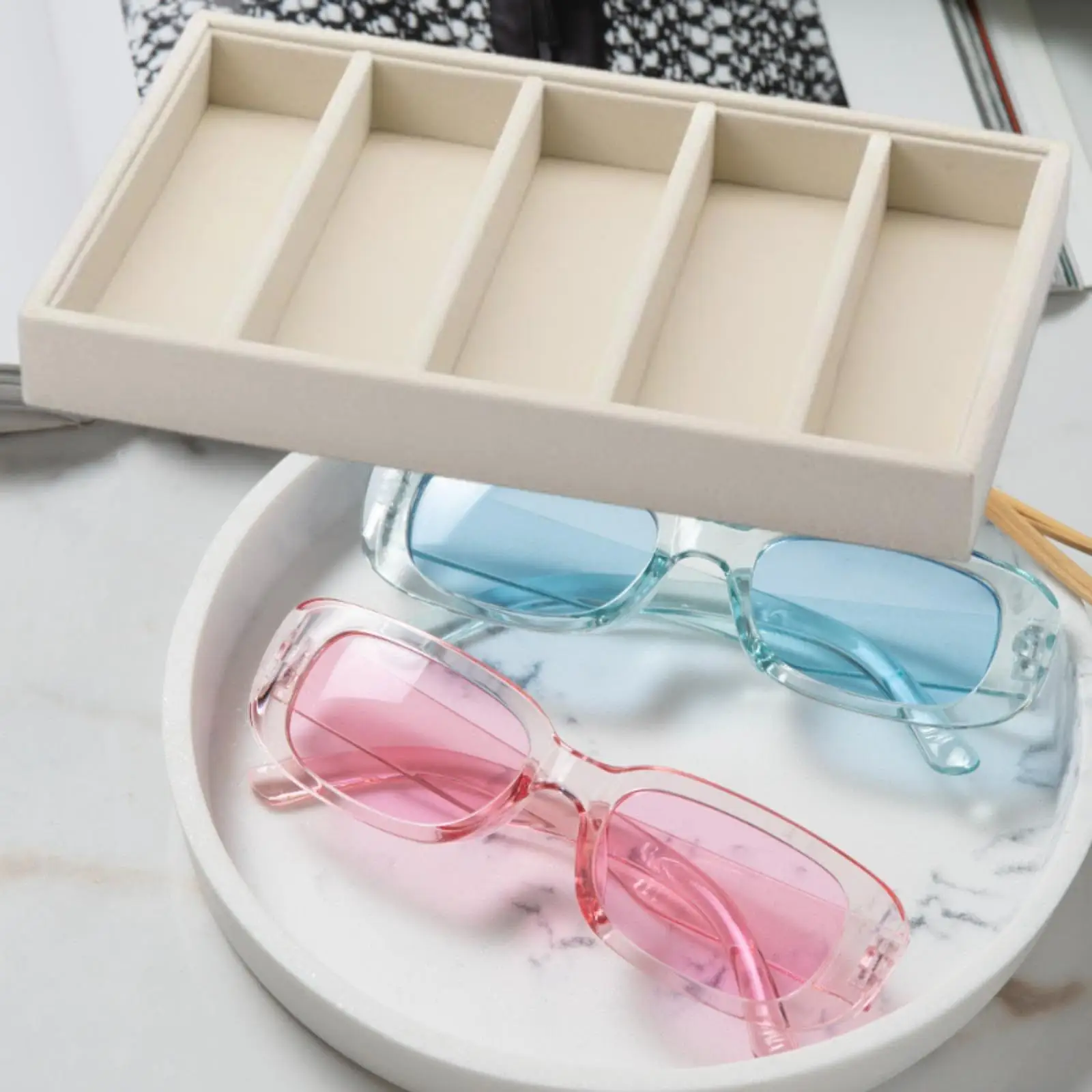 Modern Acrylic Sunglasses Display Organizer Tray 5-Compartment Minimalist Storage for Eyewear Home Office Bedroom Storage
