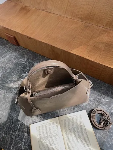 2026 Genuine Leather Women's Tote Bag Luxury Design commuter Handbag Shopping Shoulder Crossbody Bag for Gift