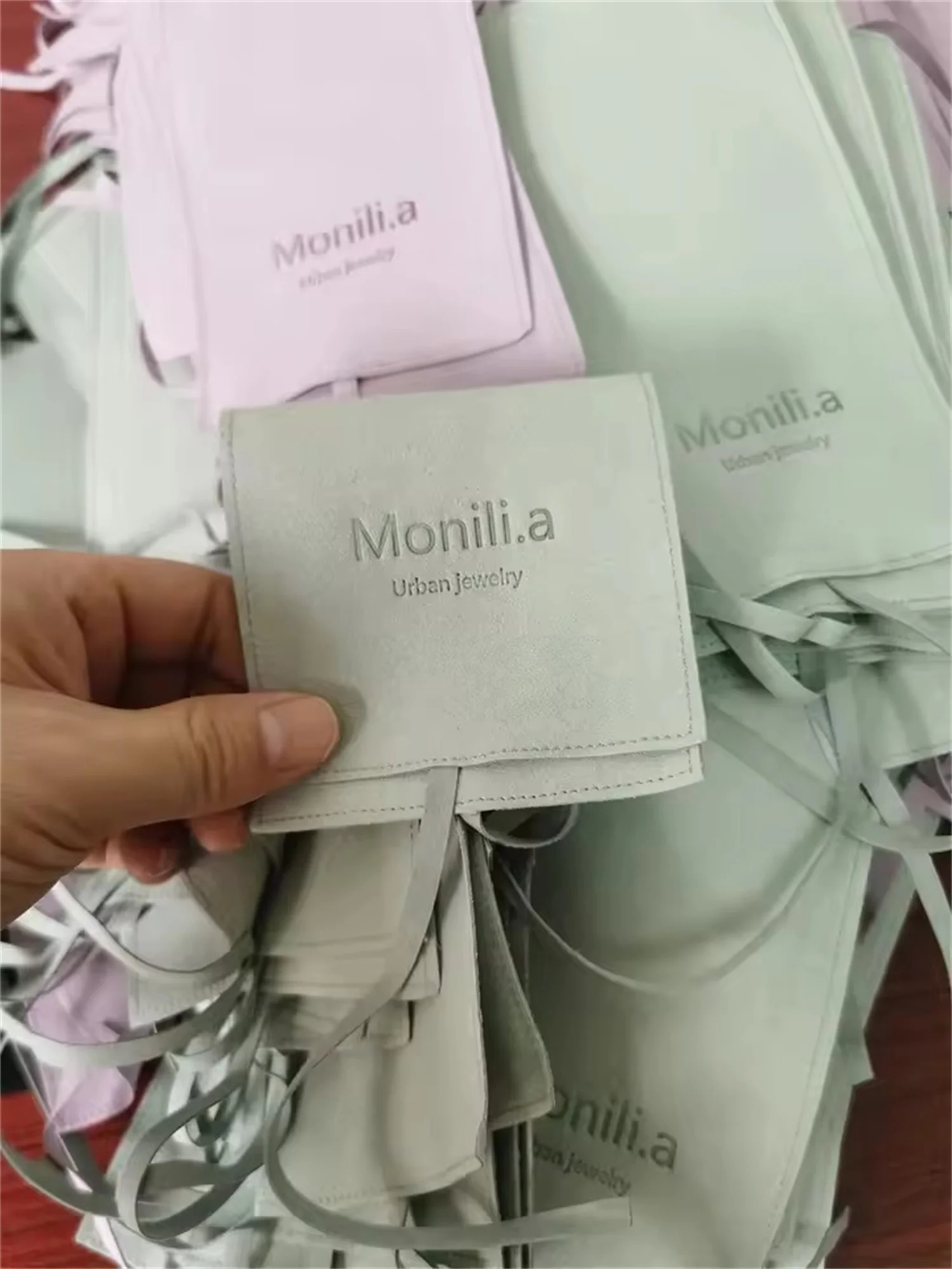 50pcs Personalized Logo Microfiber Jewelry Gift Bags Velvet Jewelry Rings Earings Packaging Organizer Wedding Pouches