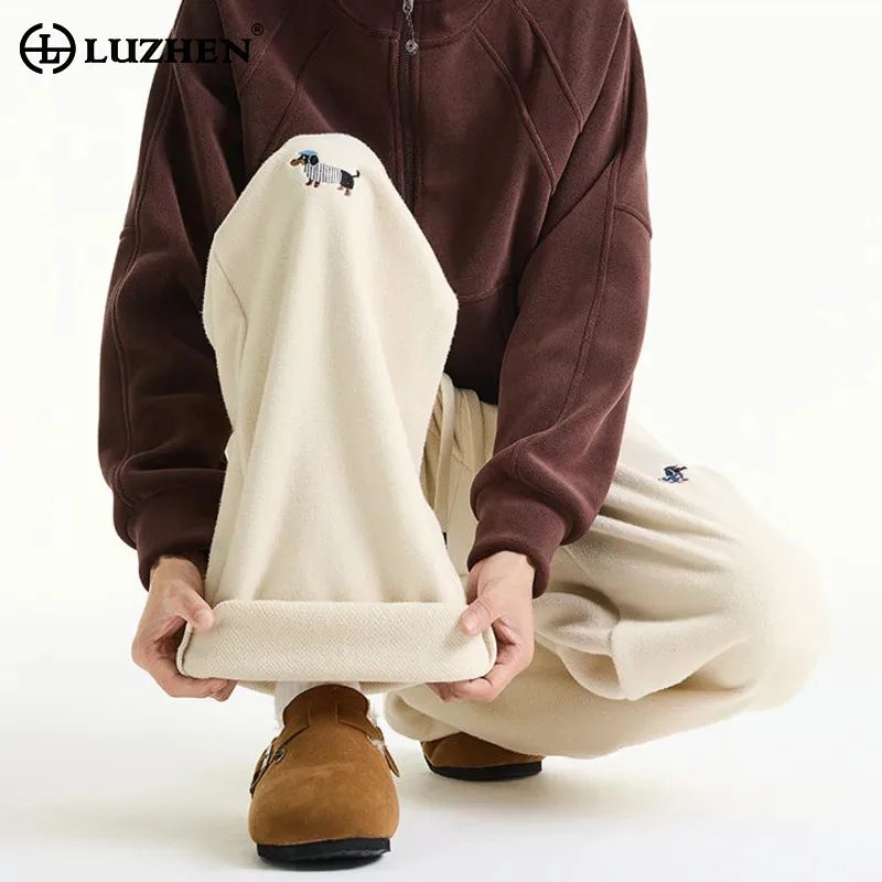 LUZHEN 2026 Winter New Embroidery Pattern Thickened Fleece Liner Warm Pants Men's Trendy Elegant Elastic Waist Trousers JY9495