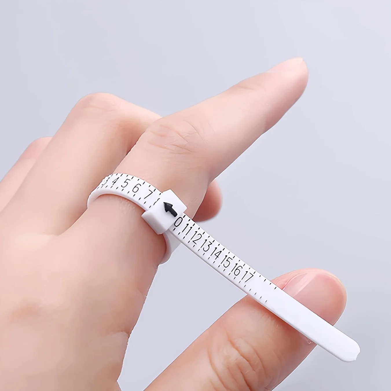 1pc White Plastic Ring Sizer Measuring Tool, Reusable Finger Size Tape, Jewelry Sizing Guide 1-17 USA Rings Size, Handheld