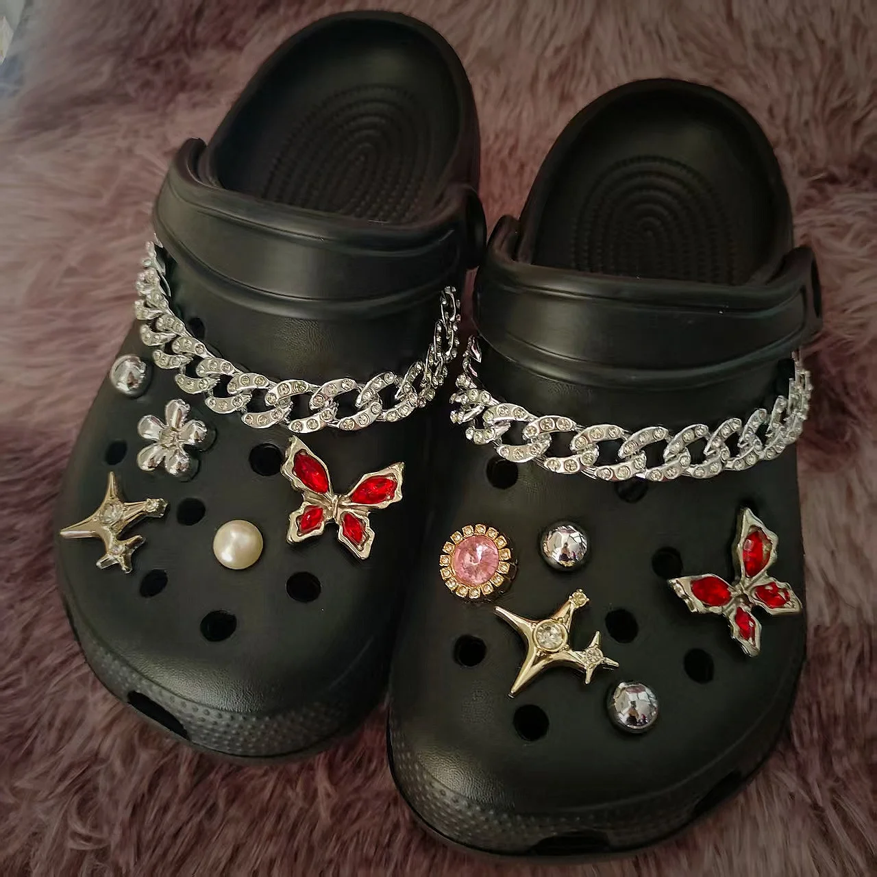 Ladies Summer NonSlip Clog Shoes With Full Set Bling Shoe Charms Rhinestone Butterfly Star Heart Pearl Chain Bear Mask Ornament