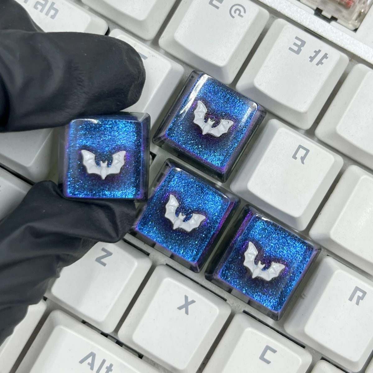 4Pcs Cute Anti-scratch Translucent ABS Resin Halloween Bats Keycaps Suitable For Cross Axis Mechanical Keyboard Accessories