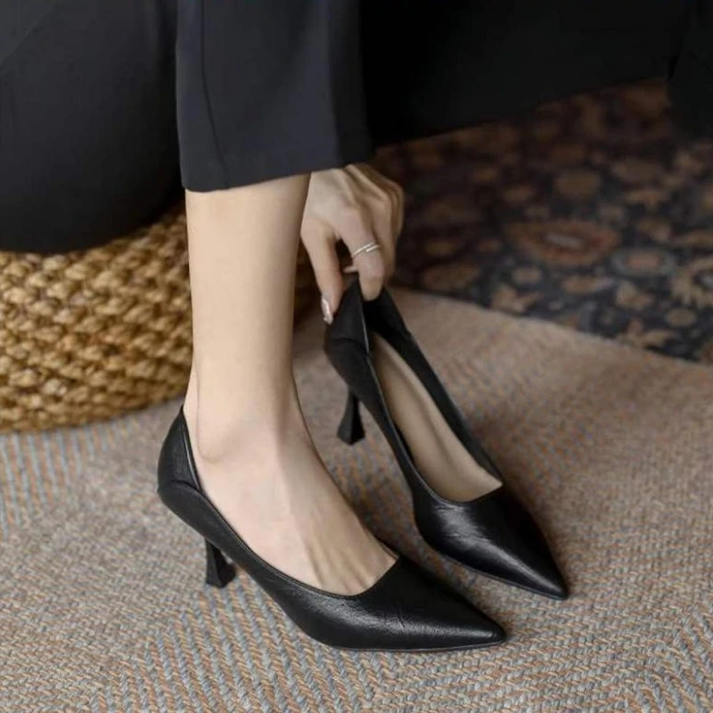 2026 New Arrival - Women's Comfortable Black Pointed-Toe Stiletto Heels   Cushioned Sole Design Timeless Elegance & Versatile