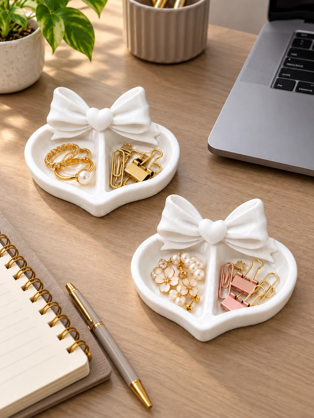 Girly Style Heart-Shaped Bow Jewelry Storage Tray, Two-Piece Set, 3D Printed White Petg Material, Silky Pearl White Satin Texture, Sweet, Romantic, and Elegant Style, Dual Compartments for Organizing Rings, Earrings, Hair Clips, Small Items, with Organized Classification for Easy Retrieval, Both a Storage Tray and a Dressing Table Decoration, Compact and Exquisite, Does Not Take up Space, Anti-Drop, Durable, Easy to Maintain, a Creative and Exquisite Gift for Girlfriends