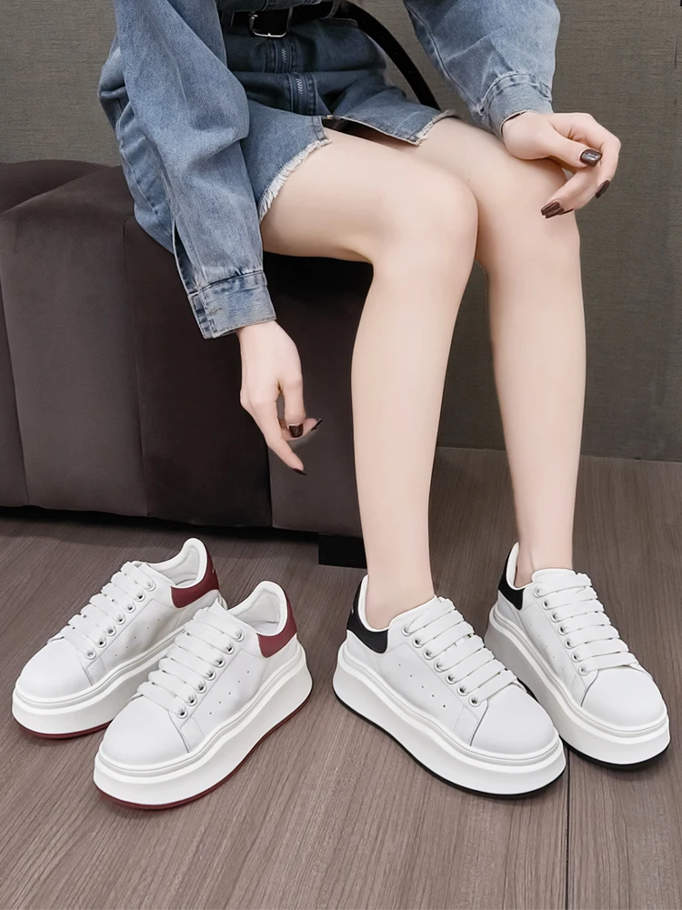 Retro White Sneakers Comfortable Leather Casual Shoes for Women Spring Autumn Fashionable American Brand Versatile Low Top