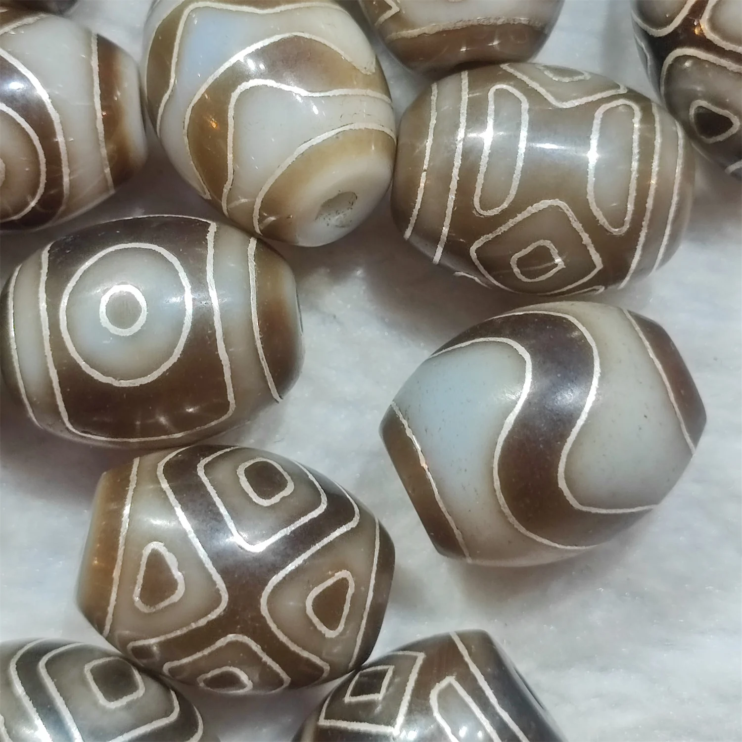 10pcs/lot Natural multi-pattern old agate frustration silver silk dzi Darlow Weathering lines grey 20*15mm Bracelet Necklace