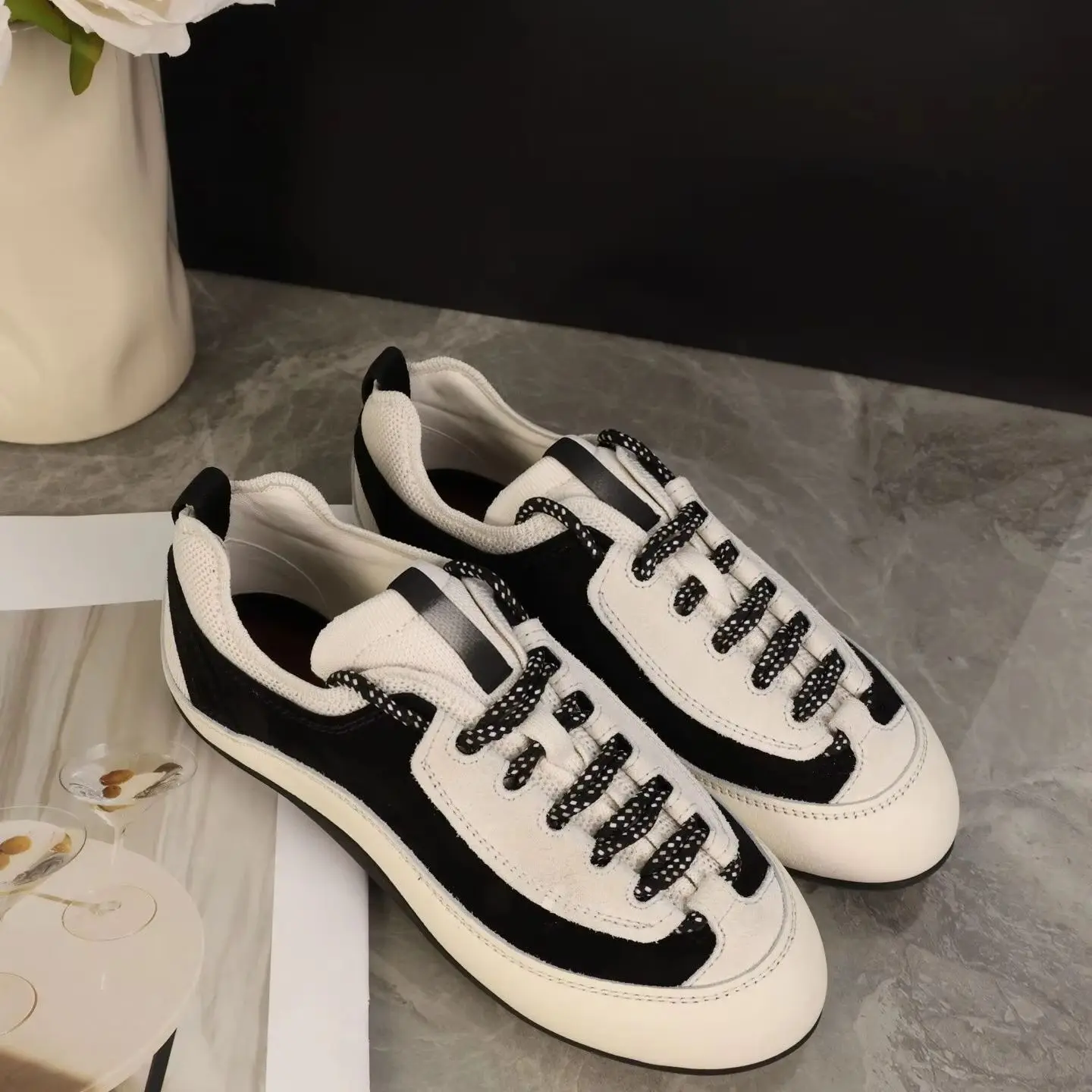 Unisex Black White Suede Sneakers Lace Up Flat Casual Fashion Trainers for Men Women
