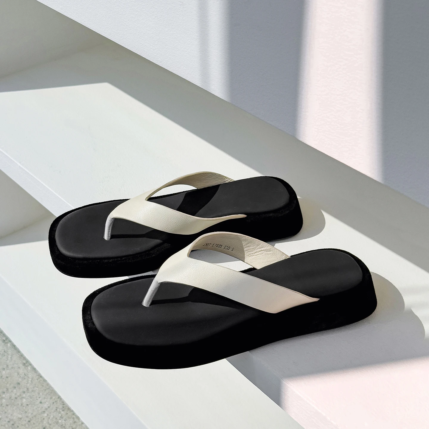 Genuine Leather Cowhide Women's Slippers, Flats Summer Flip-Flops Women Sandals, Fashion Women Shoes