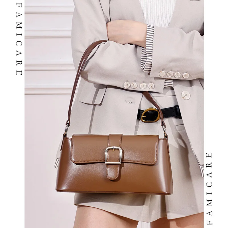 Versatile Retro Lady Buckle Flap Underarm Bag Chic Split Leather Crossbody Bag Elegant Solid Color Women Daily Fashion Handbags