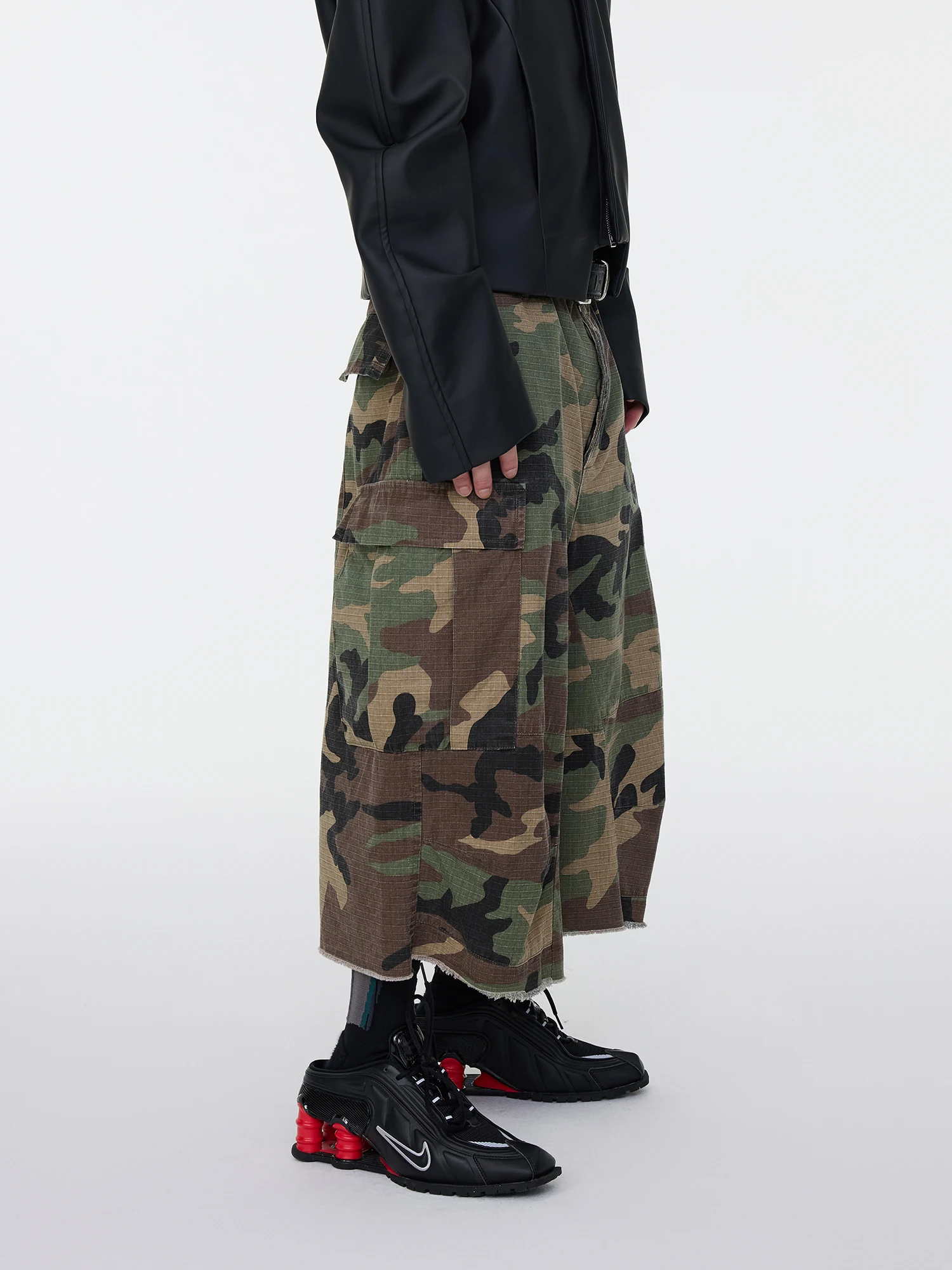 ASTT 25 Summer New M65 Shape Splicing Cargo Camouflage Multi-Pocket Workwear Knee-Length Shorts Youth Casual Cotton Pants