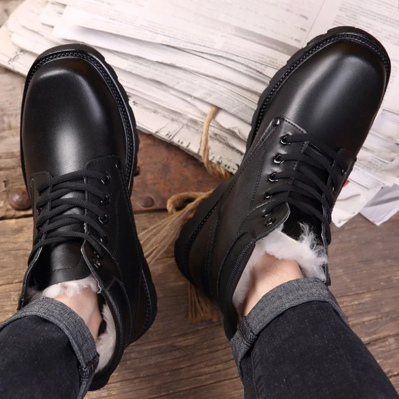 Men Leather Boots Winter Thick Warm Wool Snow Boots Cowhide Outdoor Ankle Boots Casual Warm Shoes