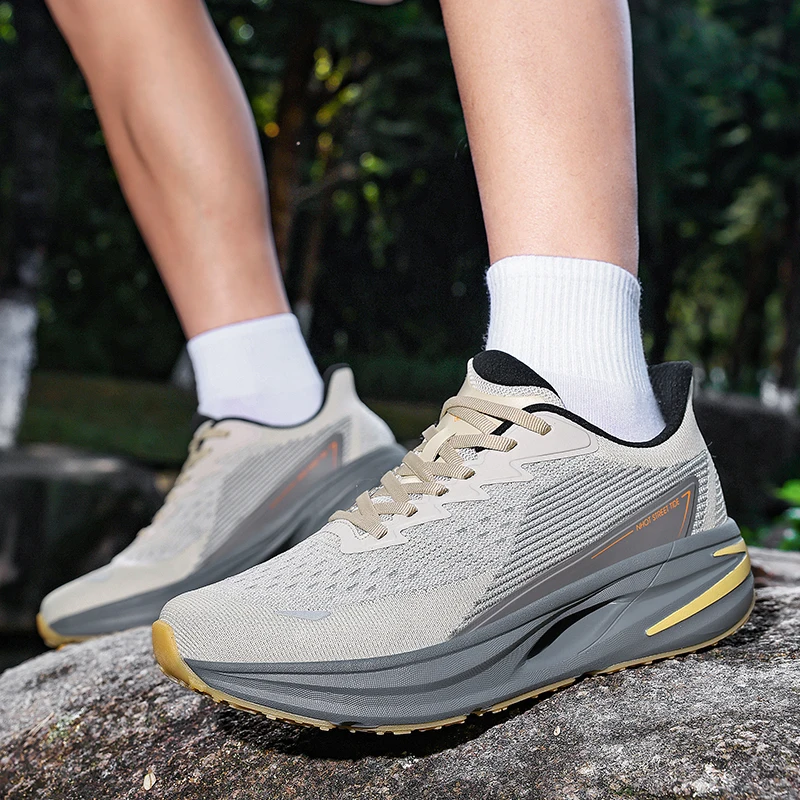2026 New Fashionable Neutral Marathon Running Shoes Mesh Lightweight Breathable Running Shoes Outdoor Casual Walking Shoes