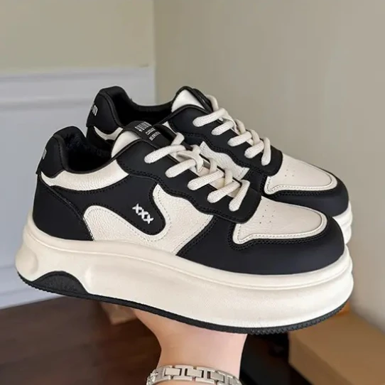 2025 New Arriva Fashionable Women's Star Board Shoes Casual Sports Shoes Thick Sole White Color Versatile Stylish sneakers women