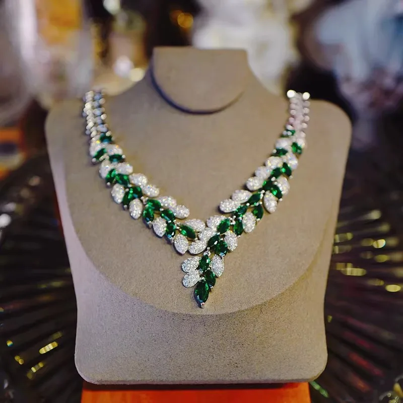 CC Necklace Earrings Sets Vintage Jewelry Set Wedding Event Women Accessories Leaf Shape Bridal Shining Engagement Gift FO062