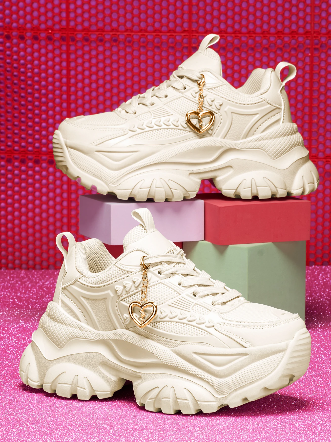 Women's Height-Increasing 7cm Outdoor Fashion Casual Sneakers with 3D DIY Detachable Metal Gold Heart Decoration Chain Shoe Accessories, Women's Sneakers with Eva Thick Sole, Beige High-Heeled Shoes, Lightweight Soft Sole, Shock-Absorbing, Non-Slip Running Shoes, Round Toe, Easy Lace-Up, Beige Large Size Shoes, College Students, Teenagers, Campus Daily Wear, Home Dating, Fitness, Office Shoes, Women's Trendy Versatile Wedge Sneakers