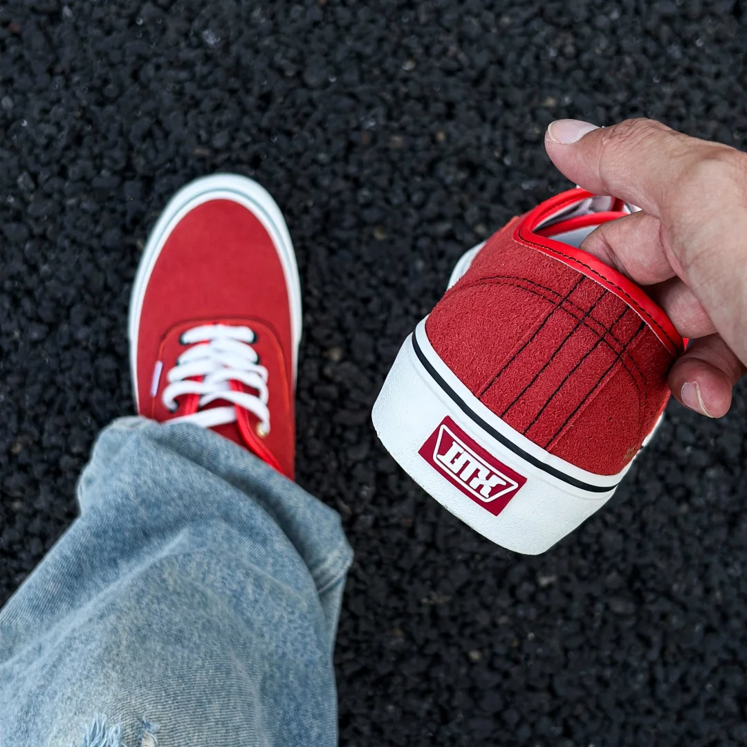 Orangered Suede Lowtop Skate Shoes Unisex Letter Embroidery Canvas Shoes Couple Casual Student Fashion Sneakers
