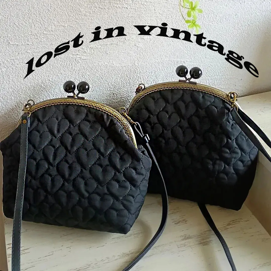 Lost in Vintage Black heart-shaped Fabric Purse Evening Clutch Metal Frame Pearl Kiss Lock Clutch Detachable Chain 24x21x5cm