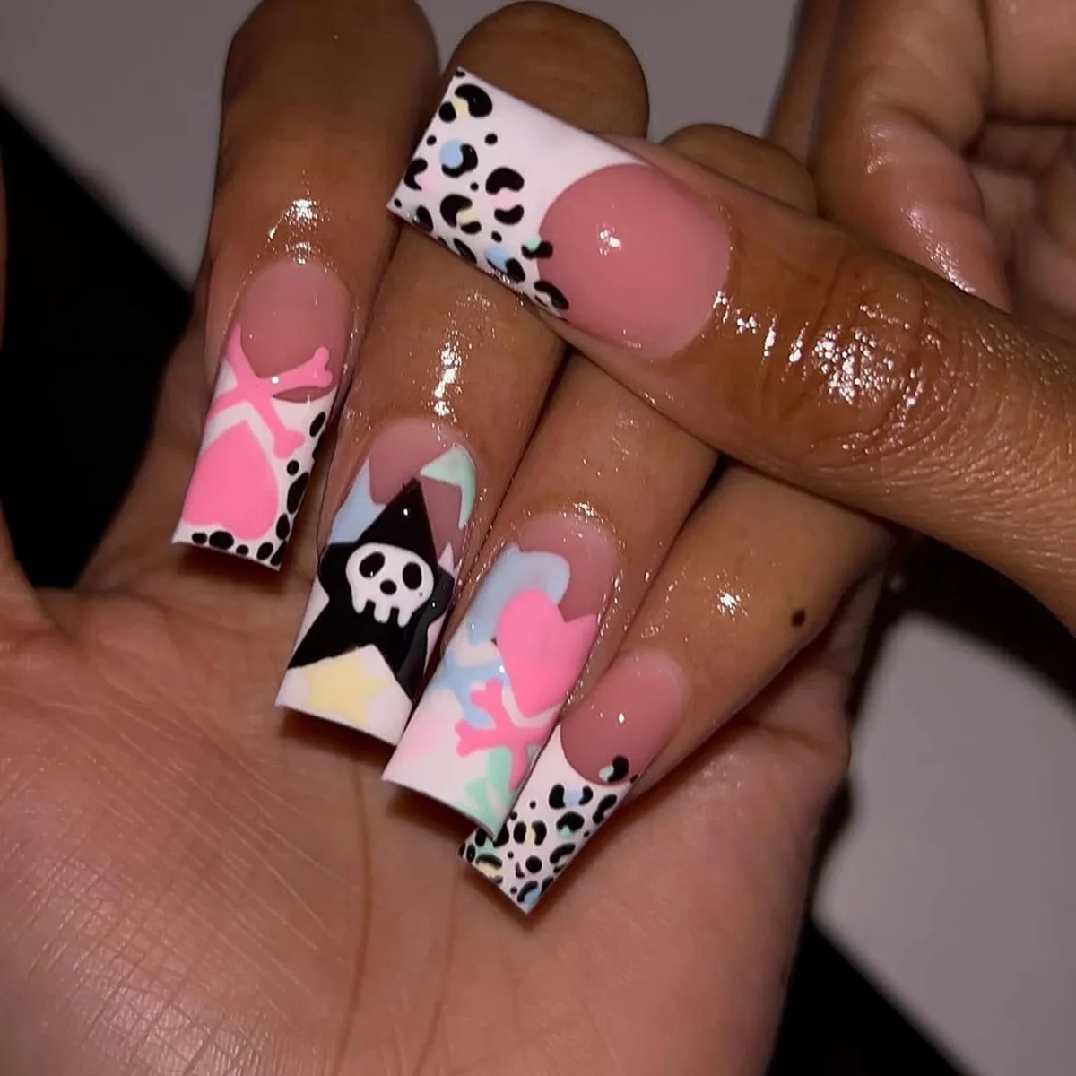 24PCS Y2K Fake Nails with Square Star Swirl Stripe Design False Nails Sweet Cool Style Cow Print Press on Nails Edgy Removable